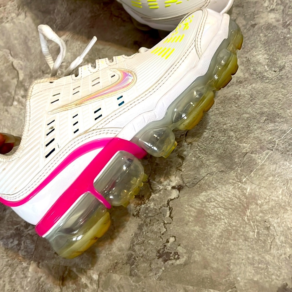 Used nike vapor max 360